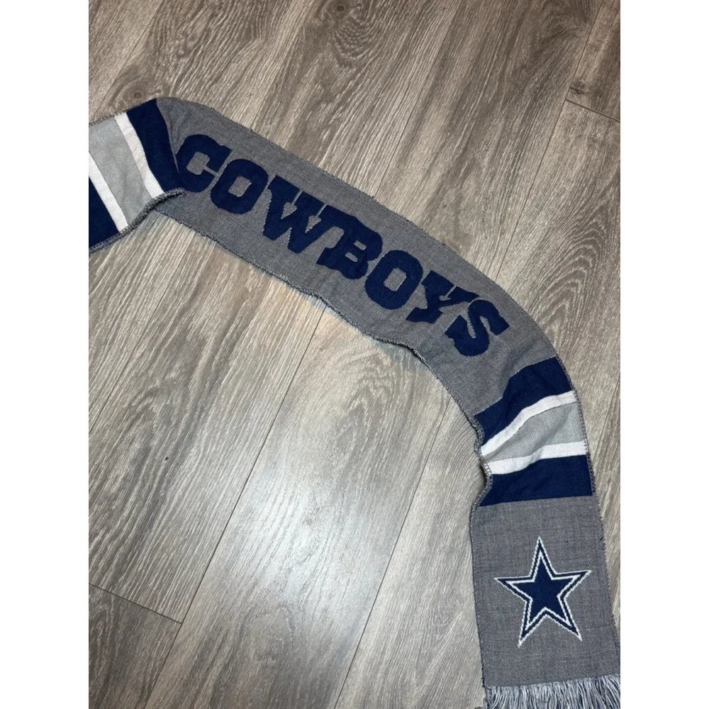 FOCO Forever Collectibles Dallas Cowboys Knitted Scarf Football NFL